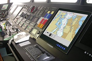 Промышленные мониторы и встраиваемые компьютеры для  автоматизации на морских судах